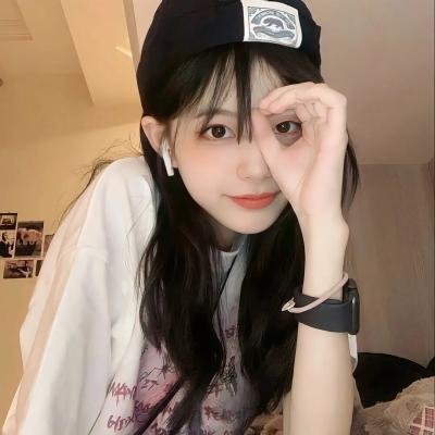穿着旗袍的女孩